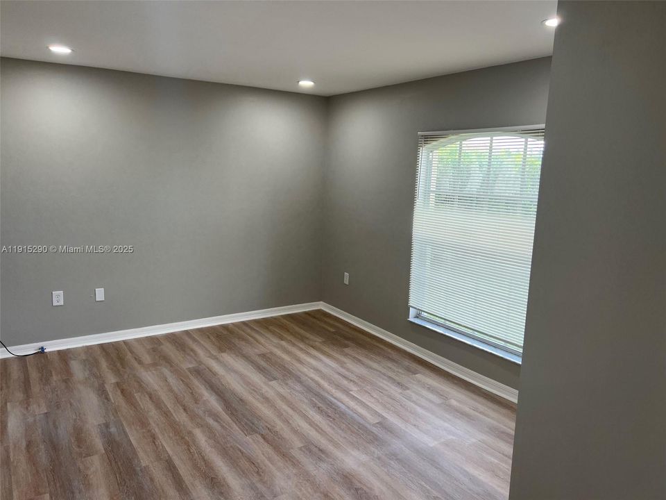 For Sale: $339,000 (4 beds, 2 baths, 1993 Square Feet)