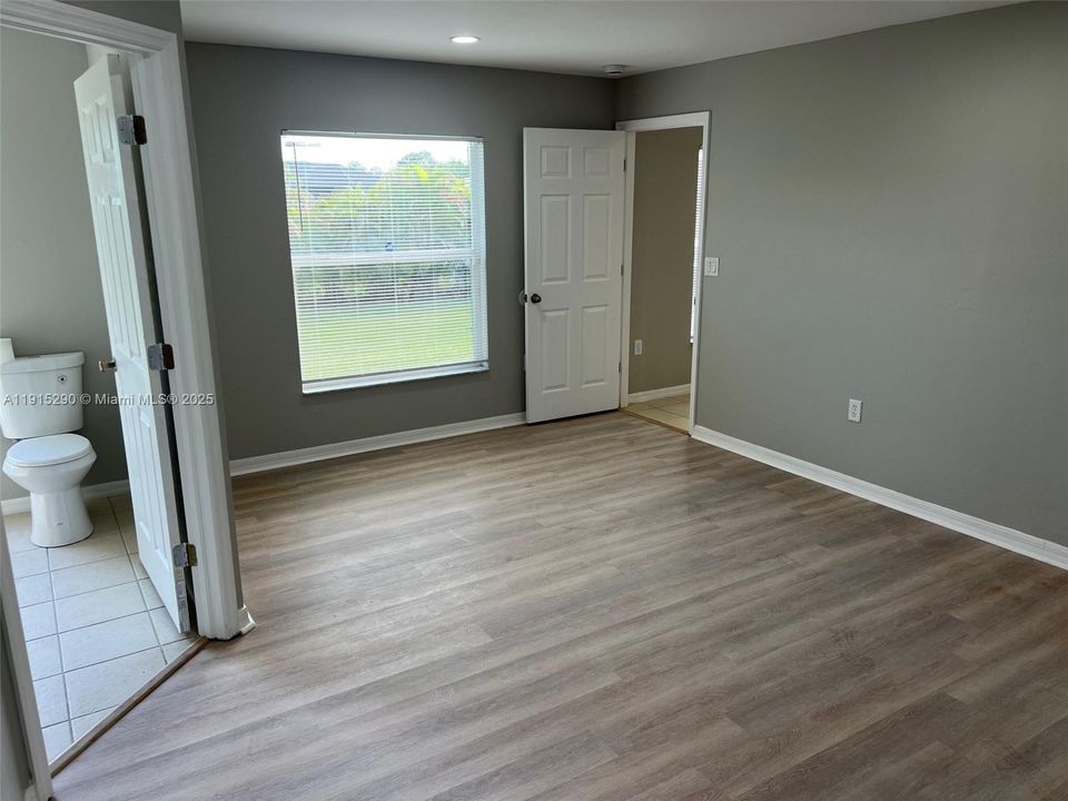 For Sale: $339,000 (4 beds, 2 baths, 1993 Square Feet)