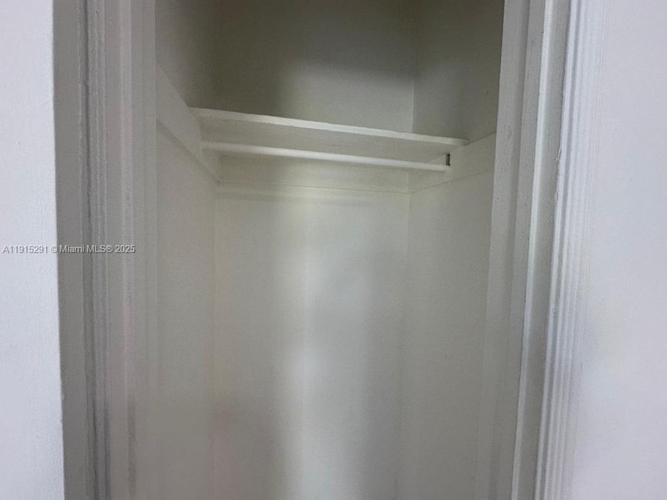 For Rent: $1,380 (0 beds, 1 baths, 450 Square Feet)