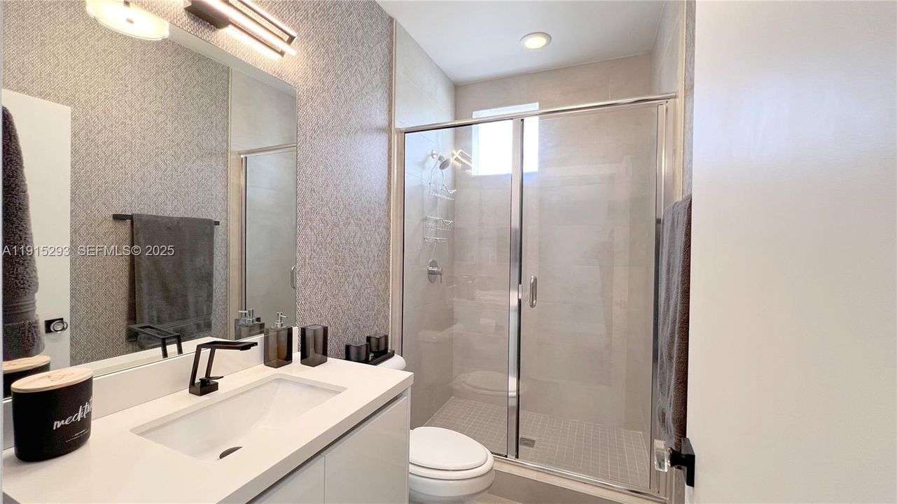 For Rent: $7,500 (4 beds, 5 baths, 3000 Square Feet)