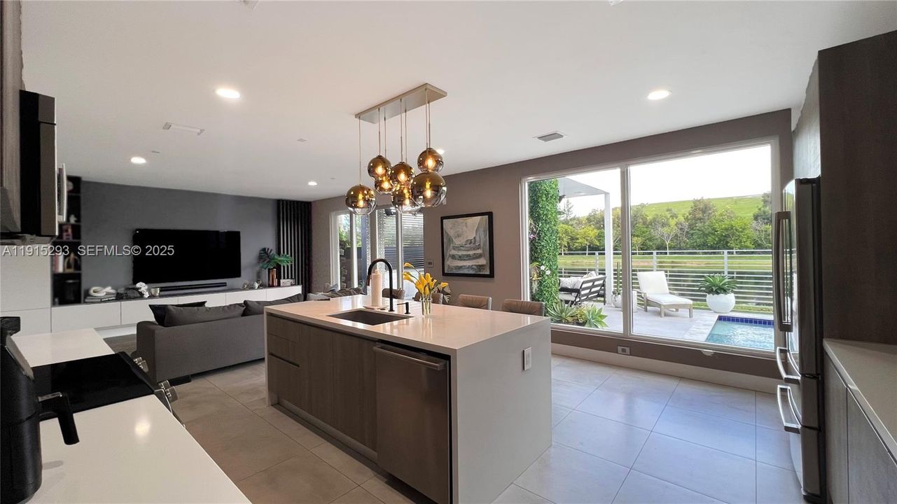 For Rent: $7,500 (4 beds, 5 baths, 3000 Square Feet)