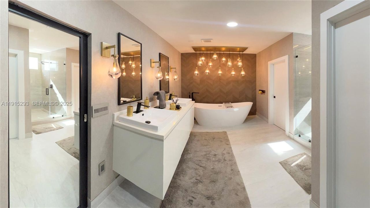 For Rent: $7,500 (4 beds, 5 baths, 3000 Square Feet)