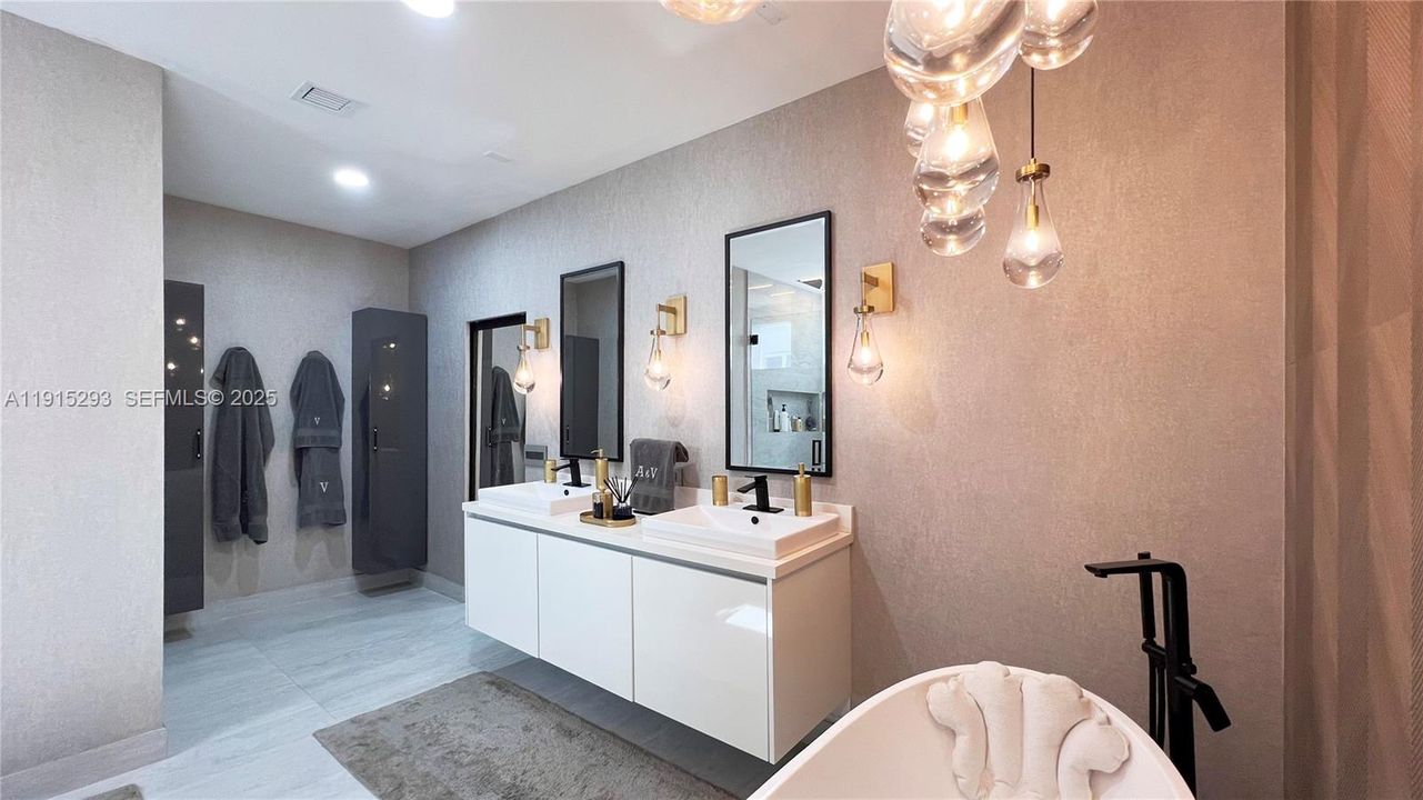 For Rent: $7,500 (4 beds, 5 baths, 3000 Square Feet)