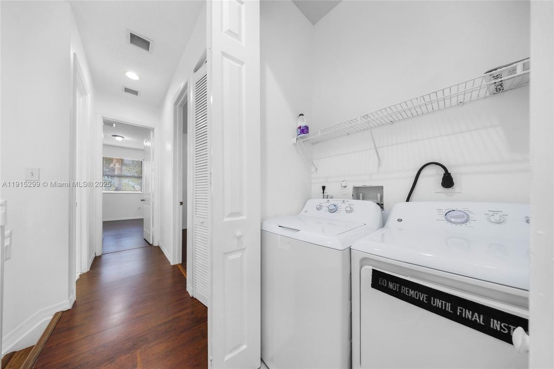 En Venta: $340,000 (3 camas, 2 baños, 1584 Pies cuadrados)