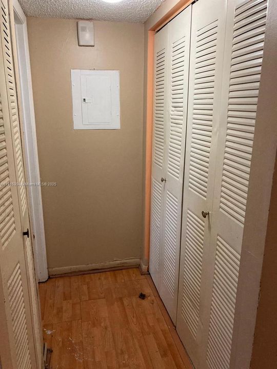 For Sale: $210,000 (2 beds, 2 baths, 800 Square Feet)