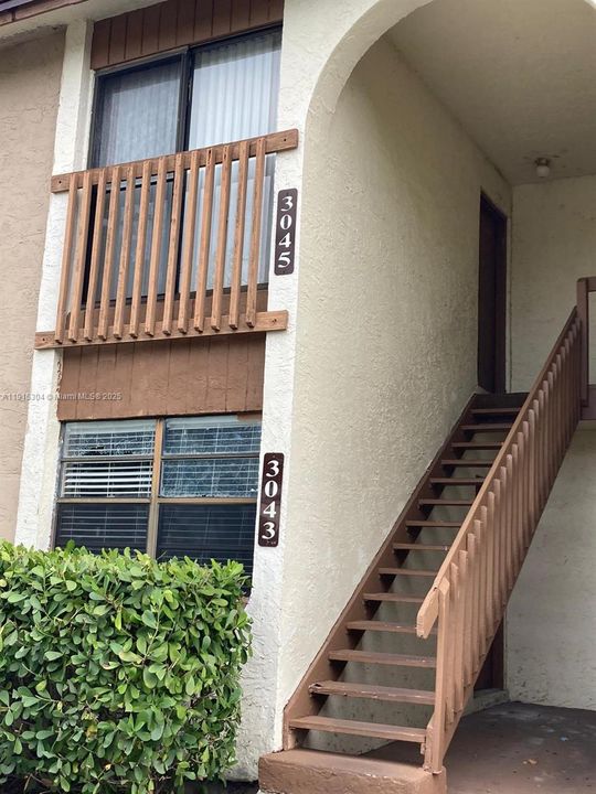 For Sale: $210,000 (2 beds, 2 baths, 800 Square Feet)