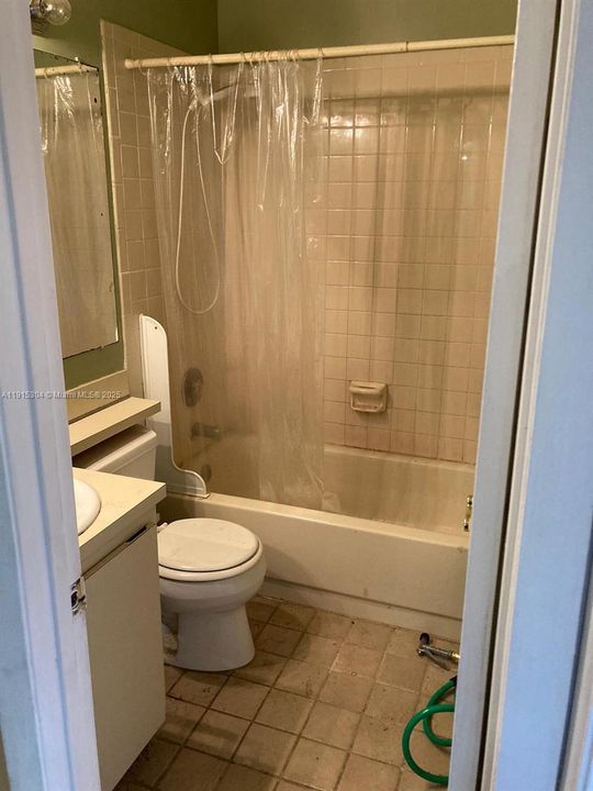 For Sale: $210,000 (2 beds, 2 baths, 800 Square Feet)