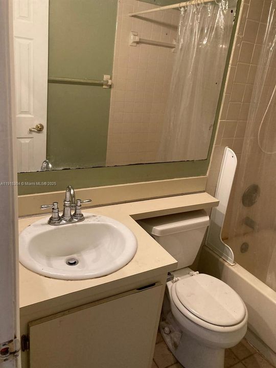 For Sale: $210,000 (2 beds, 2 baths, 800 Square Feet)