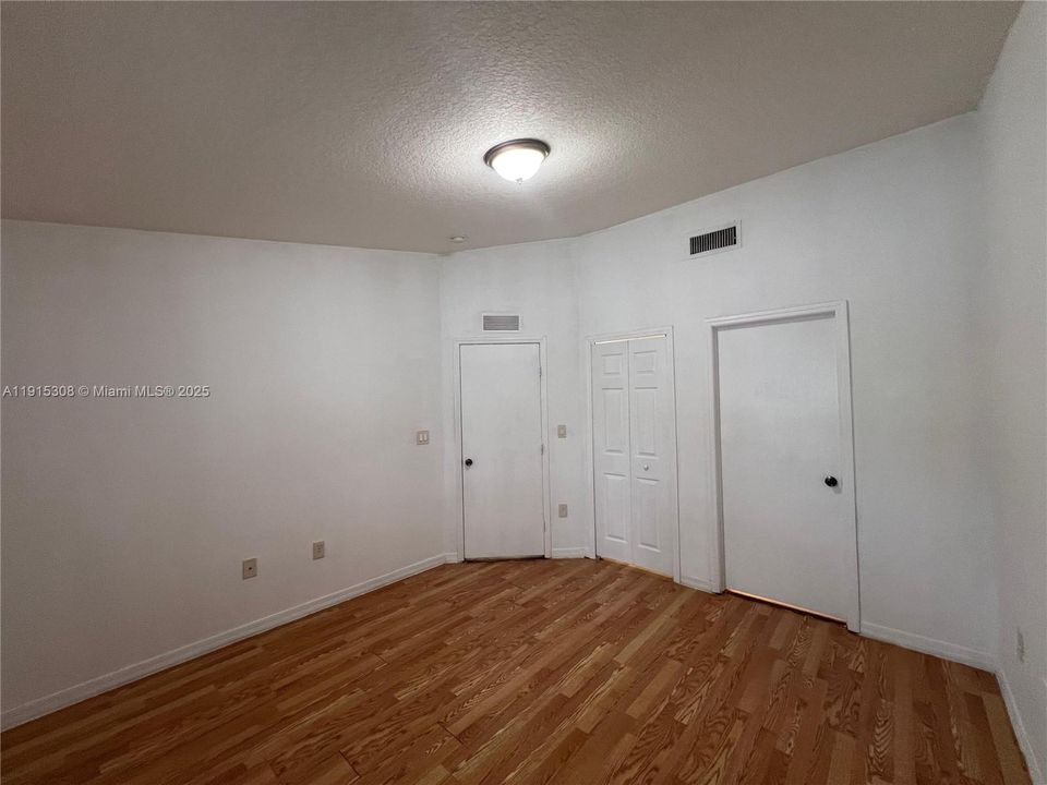 For Rent: $1,600 (2 beds, 2 baths, 815 Square Feet)