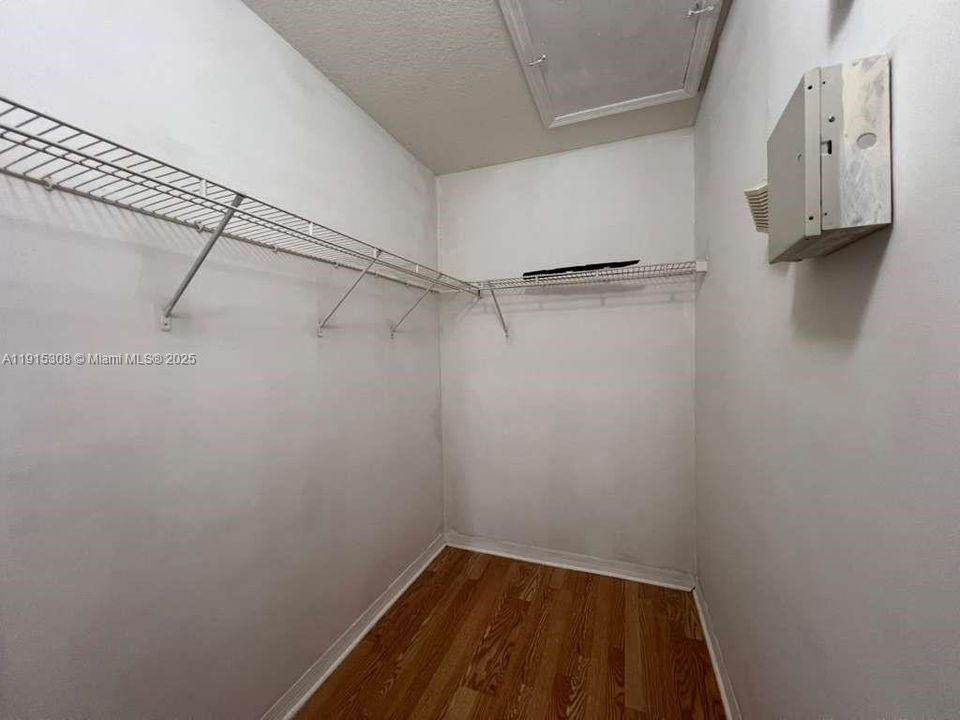 For Rent: $1,600 (2 beds, 2 baths, 815 Square Feet)