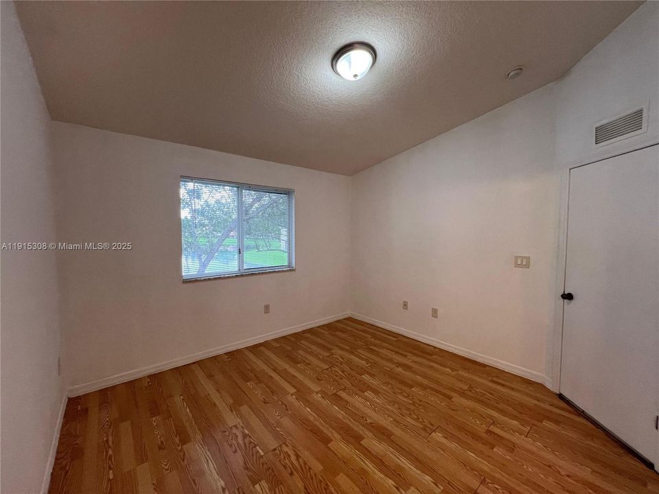 For Rent: $1,600 (2 beds, 2 baths, 815 Square Feet)