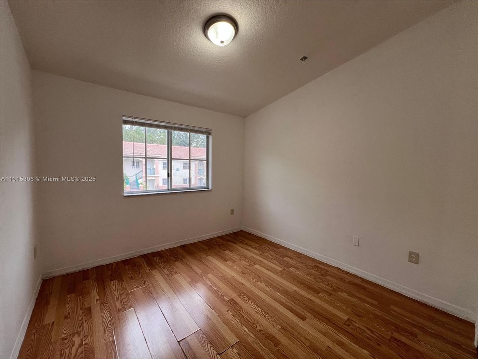 For Rent: $1,600 (2 beds, 2 baths, 815 Square Feet)