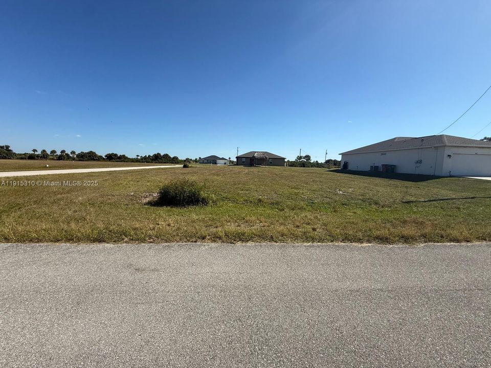 En Venta: $45,000 (0.25 acres)