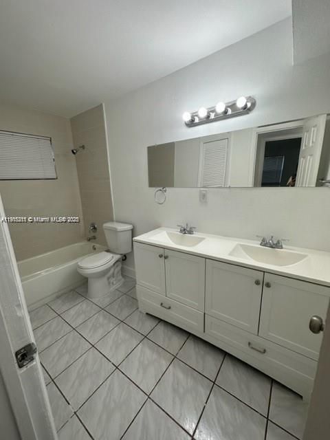 待售: $395,000 (3 贝兹, 1 浴室, 930 平方英尺)