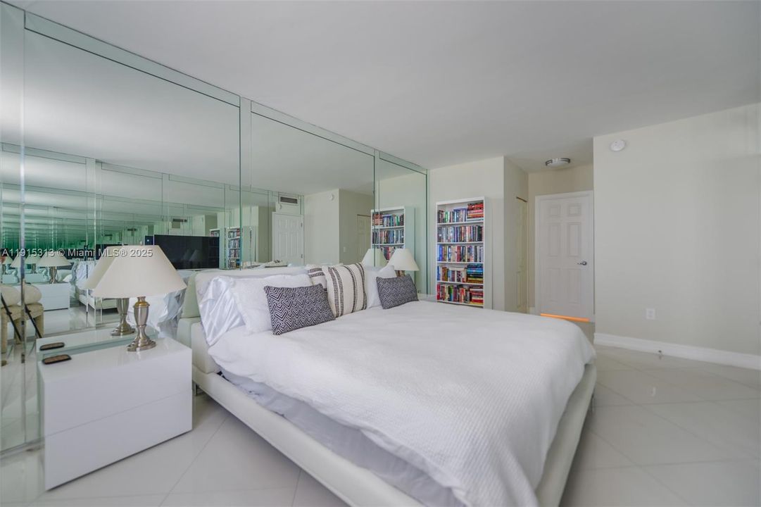 合同活跃: $699,000 (2 贝兹, 2 浴室, 1240 平方英尺)