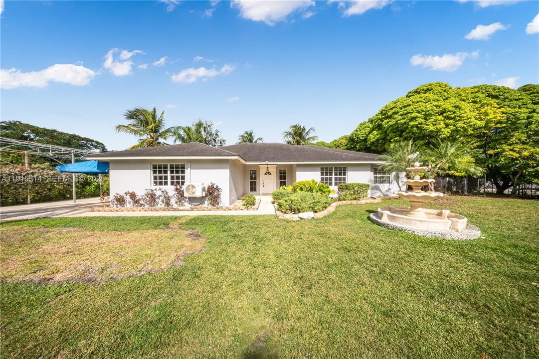 For Rent: $4,750 (3 beds, 2 baths, 1968 Square Feet)