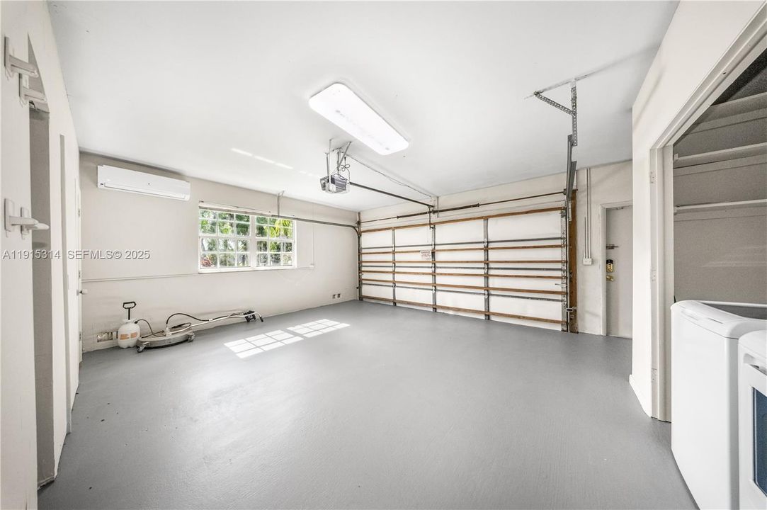 For Rent: $4,750 (3 beds, 2 baths, 1968 Square Feet)