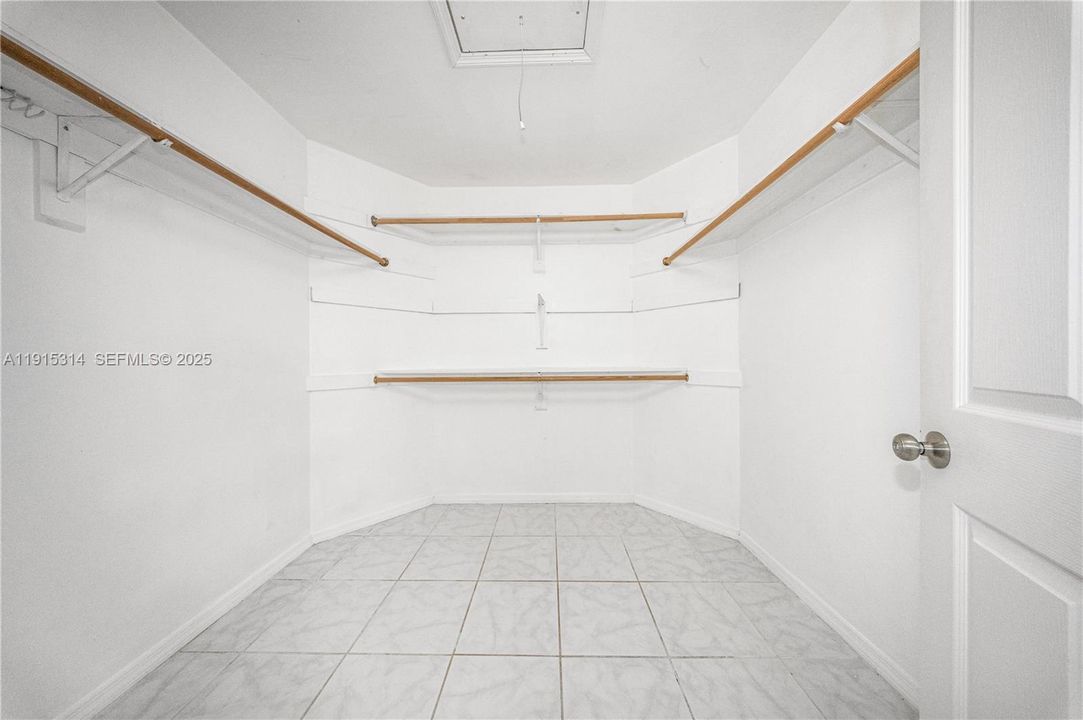 For Rent: $4,750 (3 beds, 2 baths, 1968 Square Feet)