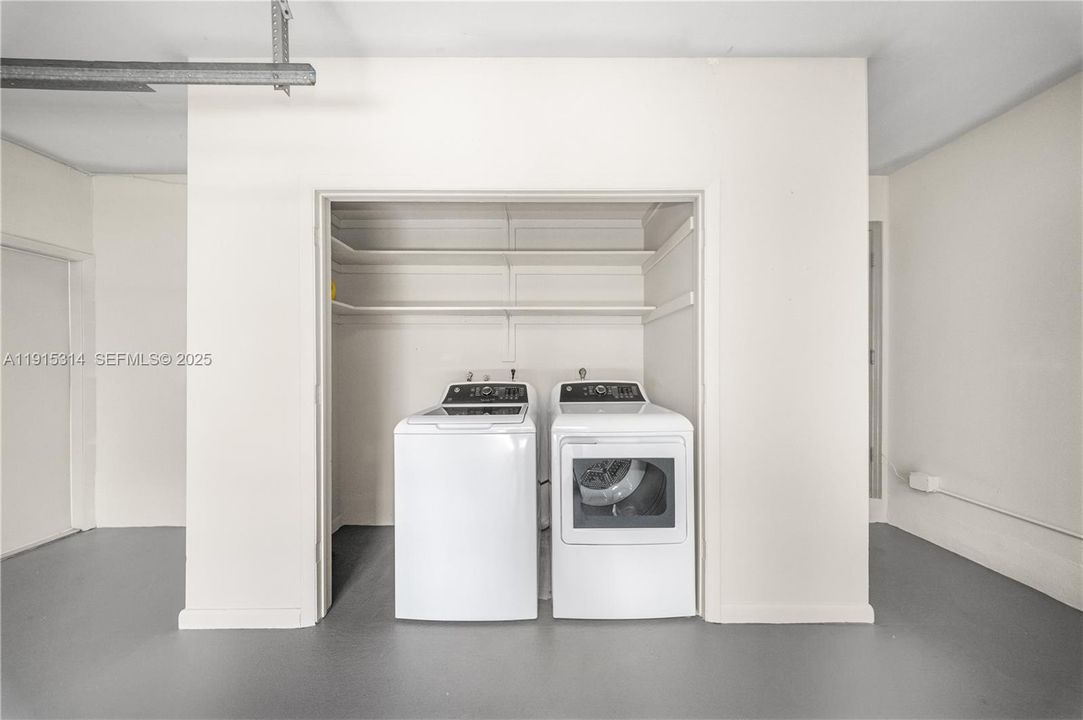 For Rent: $4,750 (3 beds, 2 baths, 1968 Square Feet)