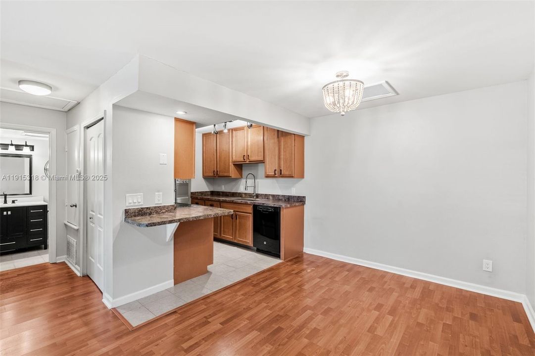 En Venta: $225,000 (1 camas, 1 baños, 663 Pies cuadrados)