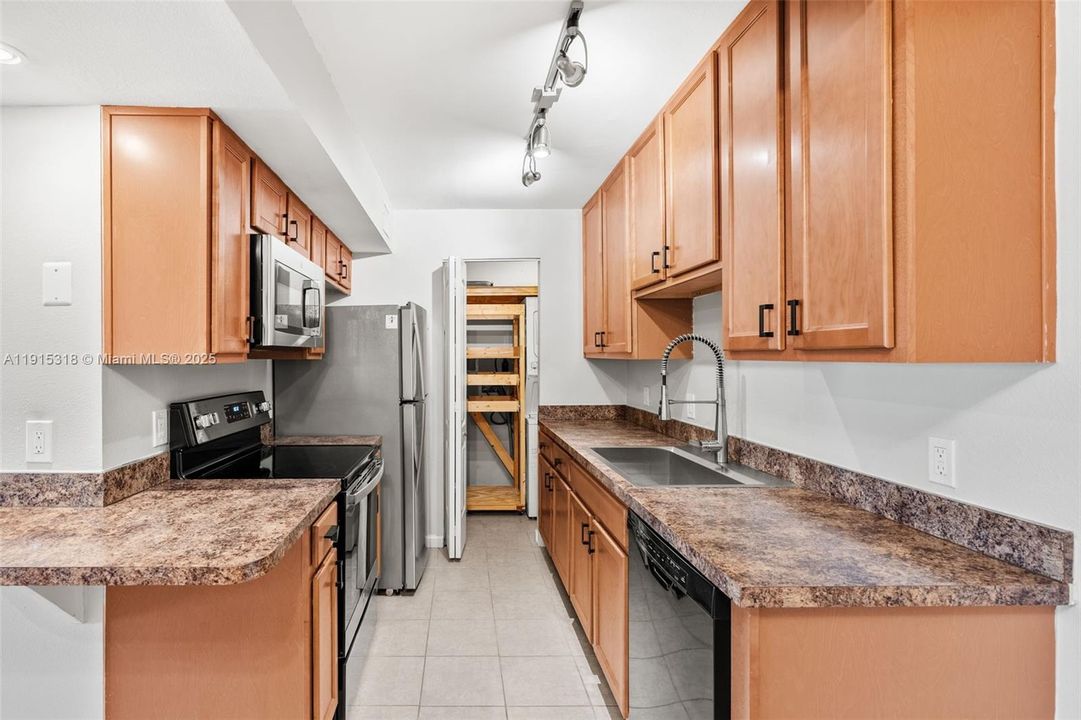 En Venta: $225,000 (1 camas, 1 baños, 663 Pies cuadrados)