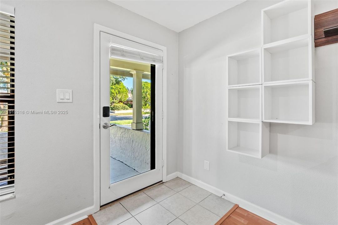 En Venta: $225,000 (1 camas, 1 baños, 663 Pies cuadrados)