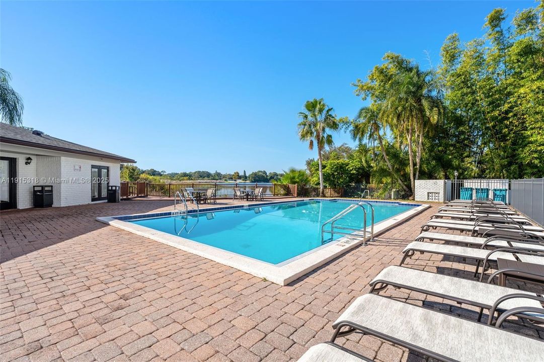 En Venta: $225,000 (1 camas, 1 baños, 663 Pies cuadrados)