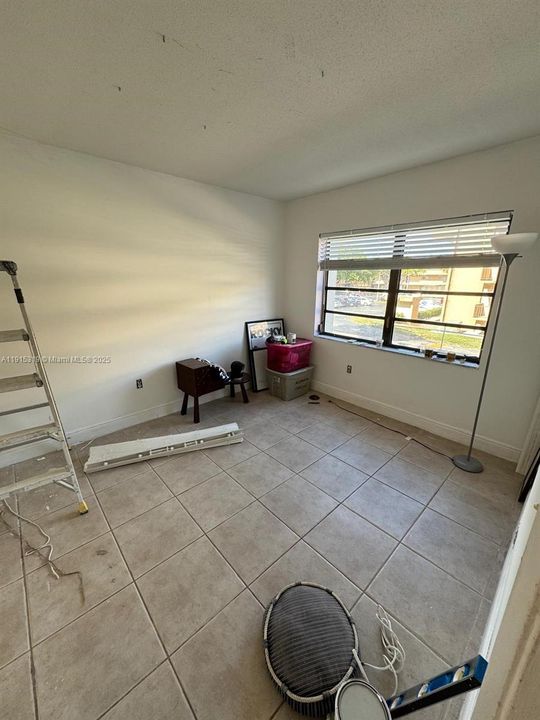 En Venta: $240,000 (2 camas, 1 baños, 890 Pies cuadrados)