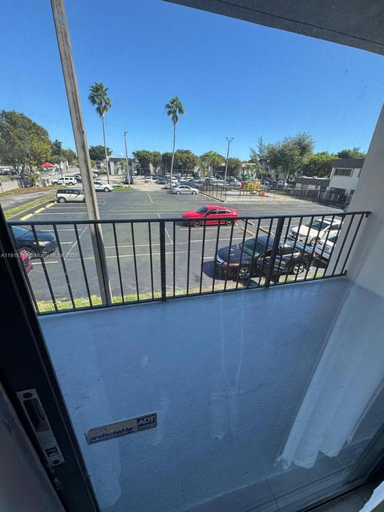 En Venta: $240,000 (2 camas, 1 baños, 890 Pies cuadrados)