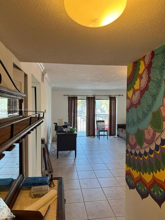 En Venta: $240,000 (2 camas, 1 baños, 890 Pies cuadrados)