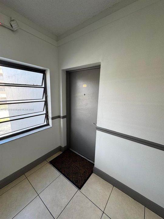 En Venta: $240,000 (2 camas, 1 baños, 890 Pies cuadrados)