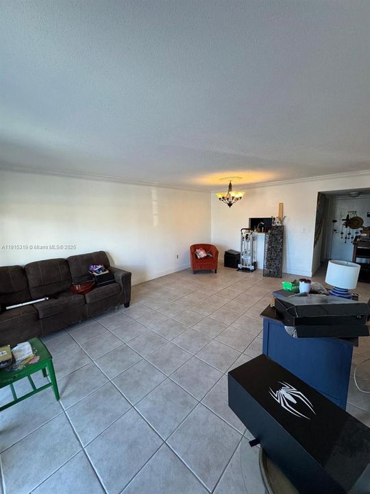 En Venta: $240,000 (2 camas, 1 baños, 890 Pies cuadrados)