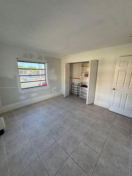 En Venta: $240,000 (2 camas, 1 baños, 890 Pies cuadrados)