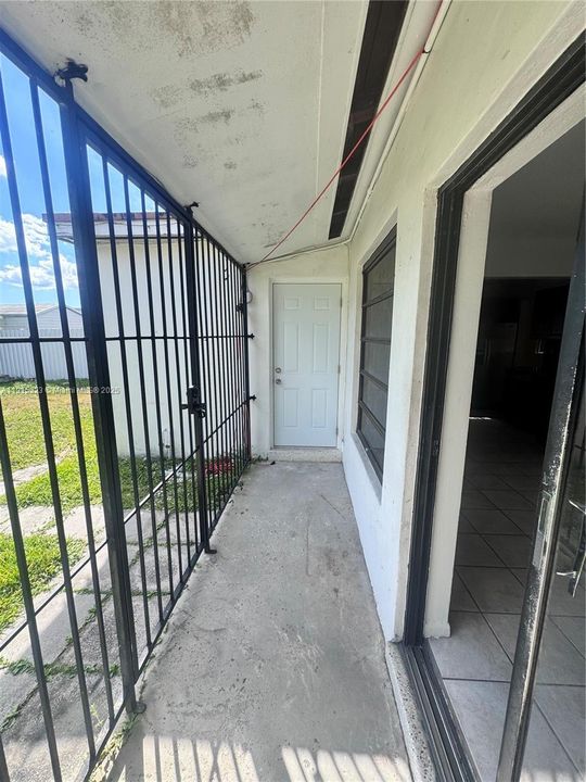 Activo con contrato: $3,000 (3 camas, 2 baños, 1364 Pies cuadrados)