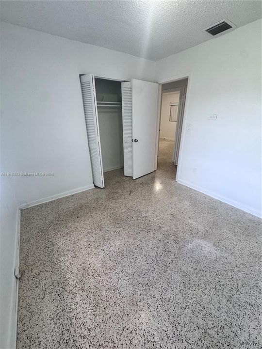 Activo con contrato: $3,000 (3 camas, 2 baños, 1364 Pies cuadrados)