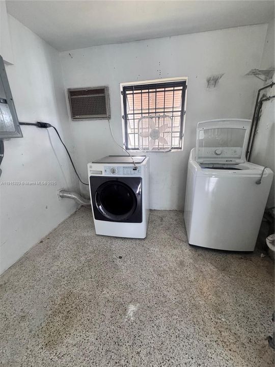 Activo con contrato: $3,000 (3 camas, 2 baños, 1364 Pies cuadrados)