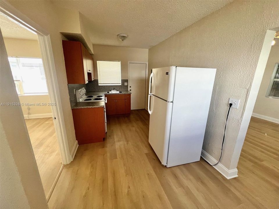 For Rent: $1,525 (1 beds, 1 baths, 600 Square Feet)