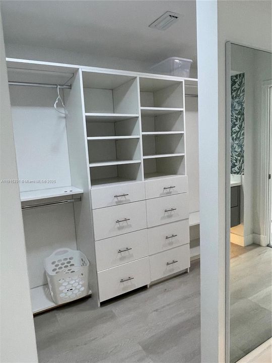 For Rent: $5,000 (3 beds, 2 baths, 1700 Square Feet)