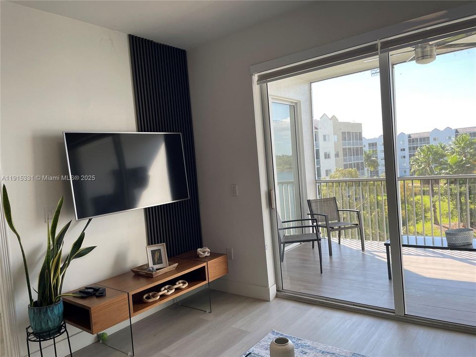 For Rent: $5,000 (3 beds, 2 baths, 1700 Square Feet)