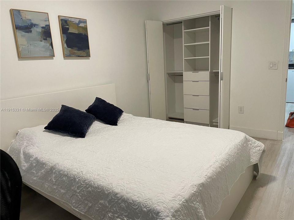 For Rent: $5,000 (3 beds, 2 baths, 1700 Square Feet)