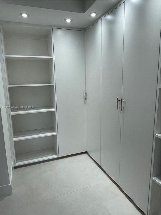 For Rent: $5,000 (3 beds, 2 baths, 1700 Square Feet)