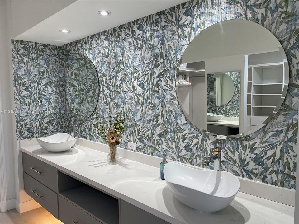 For Rent: $5,000 (3 beds, 2 baths, 1700 Square Feet)