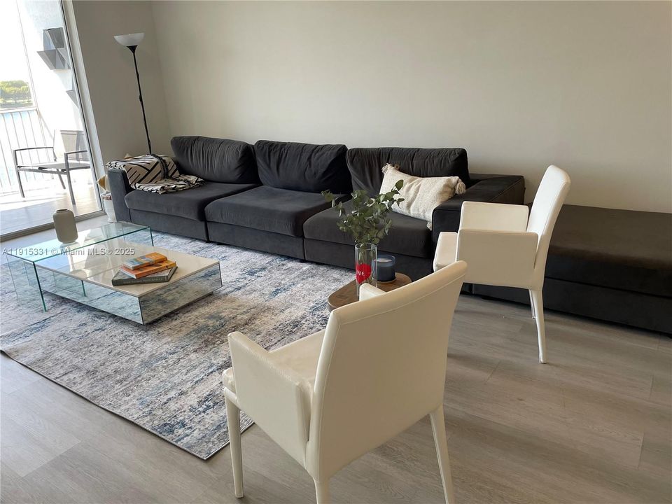 For Rent: $5,000 (3 beds, 2 baths, 1700 Square Feet)