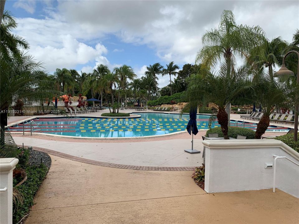 For Rent: $5,000 (3 beds, 2 baths, 1700 Square Feet)