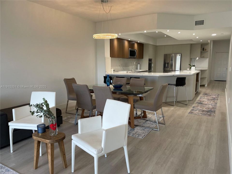 For Rent: $5,000 (3 beds, 2 baths, 1700 Square Feet)