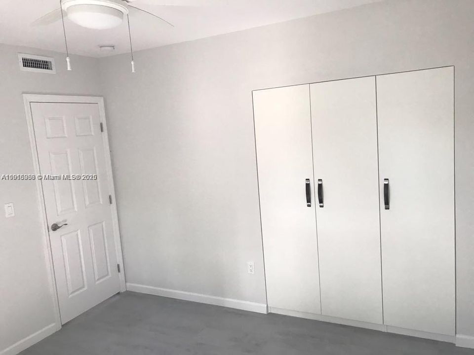 出租: $3,100 (3 贝兹, 2 浴室, 2374 平方英尺)