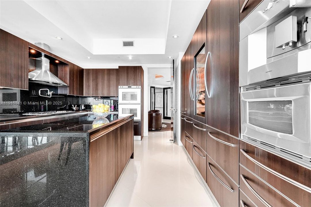 For Sale: $4,399,000 (3 beds, 4 baths, 3480 Square Feet)