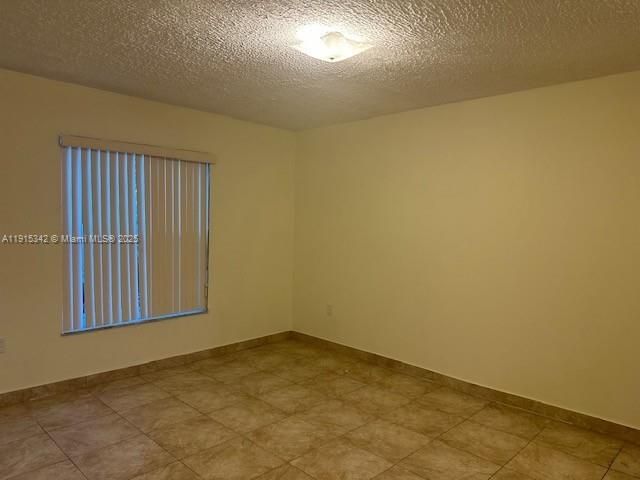 Active With Contract: $1,950 (2 beds, 2 baths, 880 Square Feet)