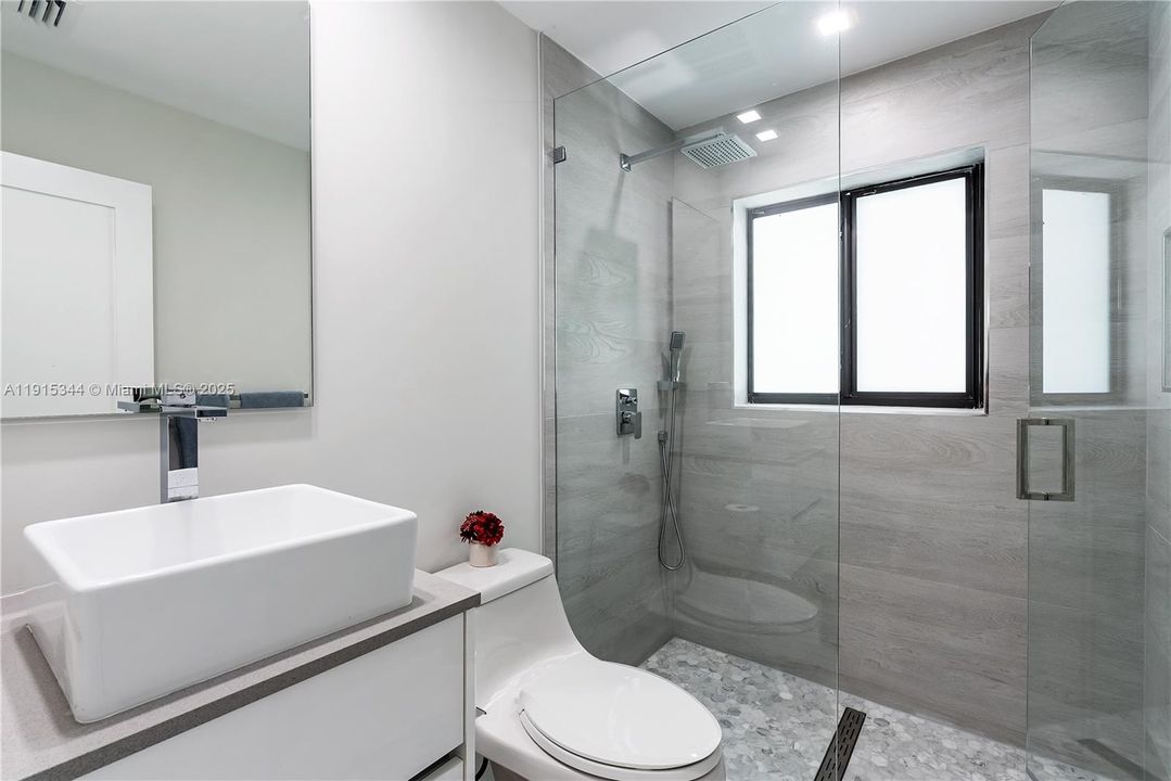 For Rent: $18,000 (4 beds, 4 baths, 3363 Square Feet)