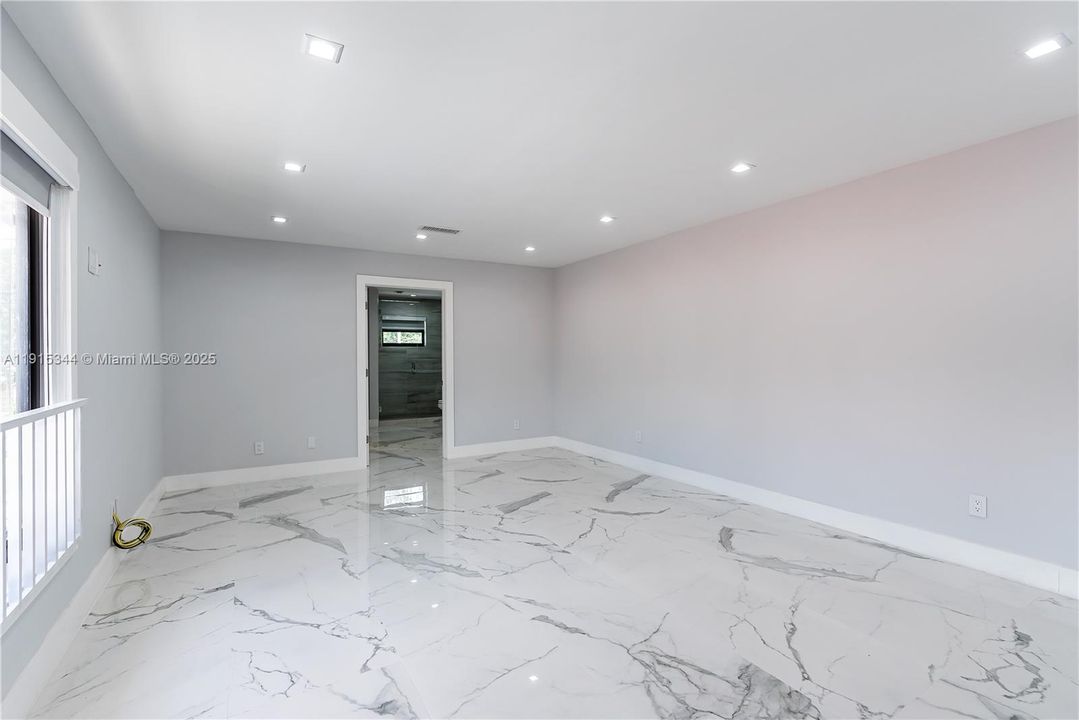 For Rent: $18,000 (4 beds, 4 baths, 3363 Square Feet)